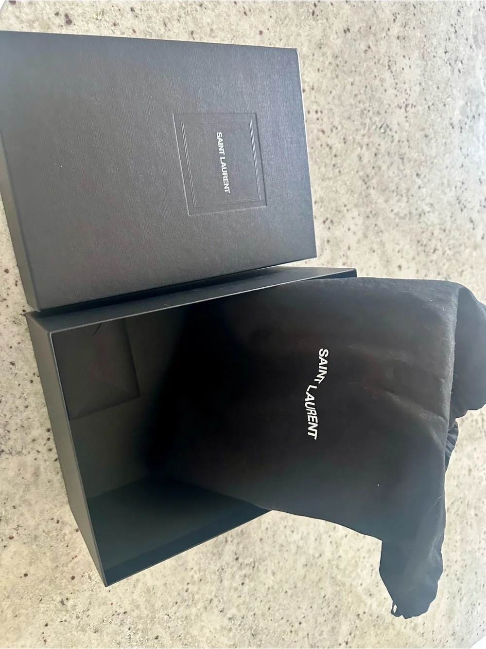 Saint Laurent no callouts